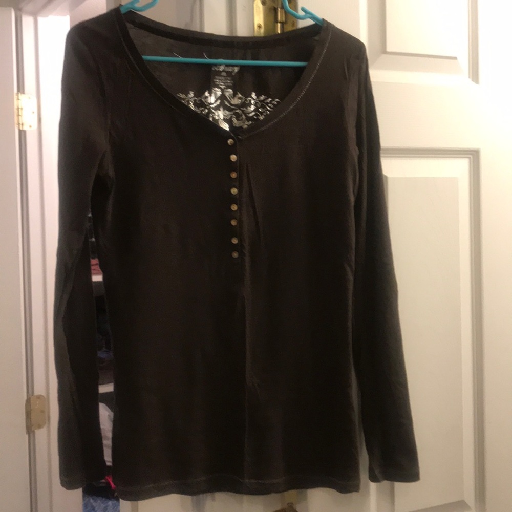 Soft brown long sleeve with pretty stitching